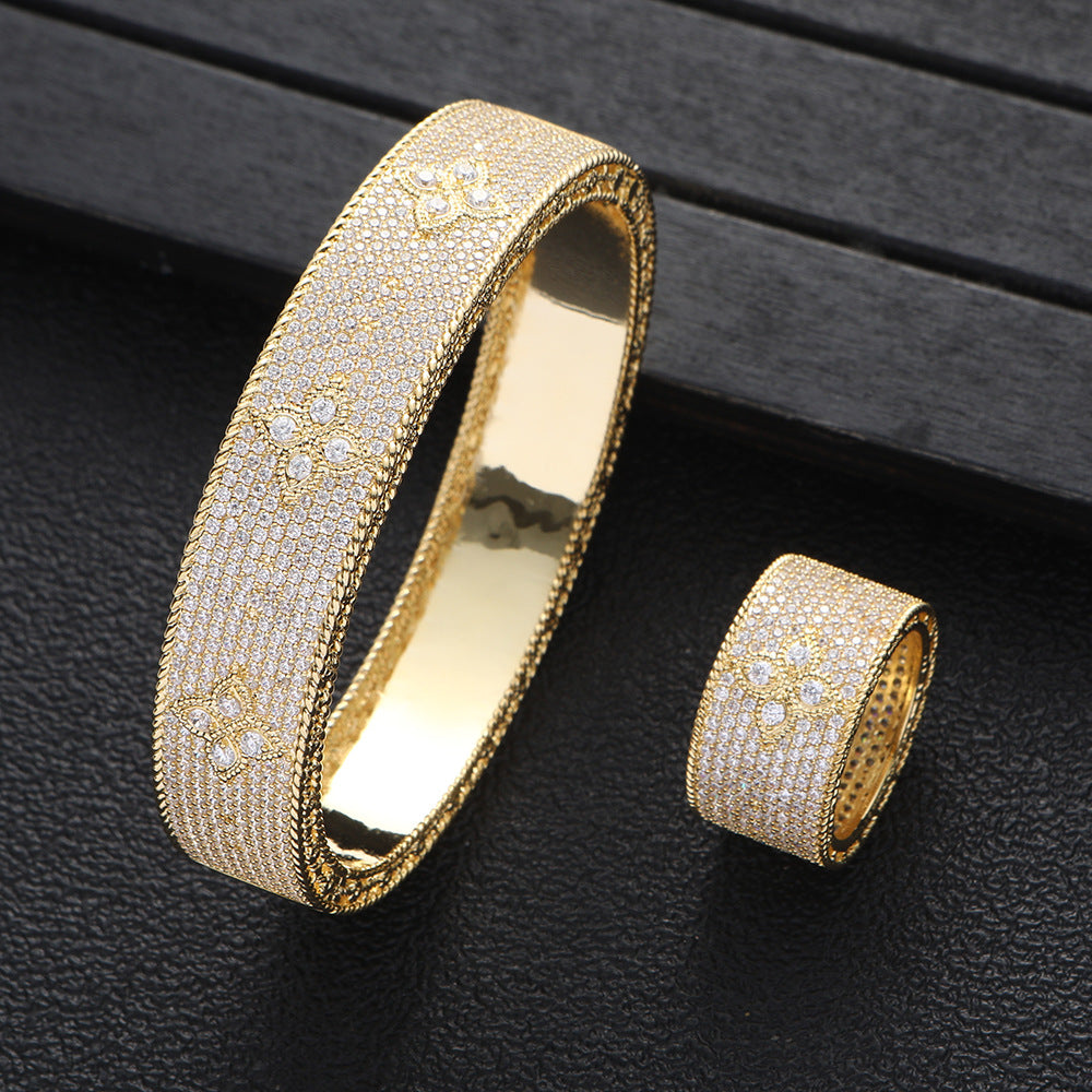 Clover Cubic Zirconia Bracelet B3971
