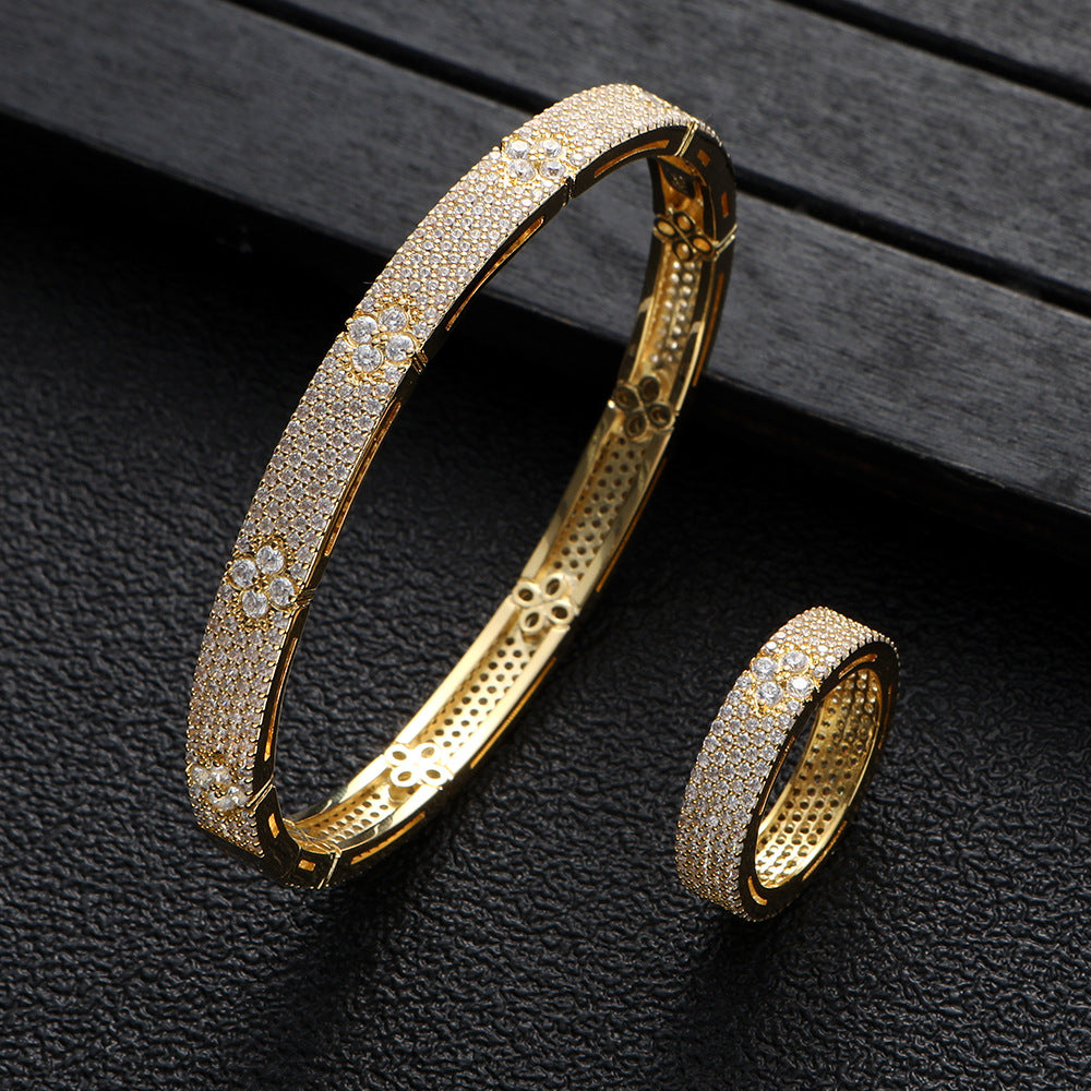Clover Cubic Zirconia Bracelet B3972