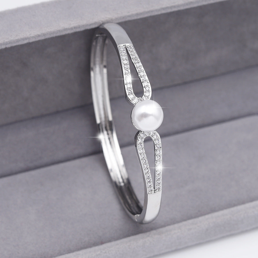 Classic Crystal Pearl Cross Bracelets B4276