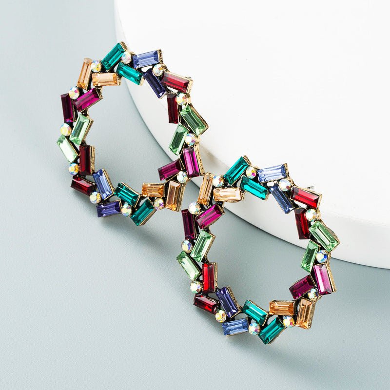 Hollow Geometric Round Stud Earrings E4979