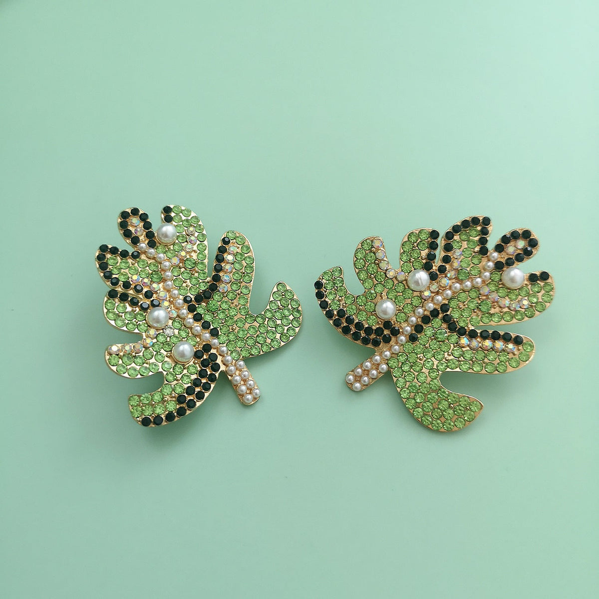 Leaf Rhinestone Stud Earrings E5136