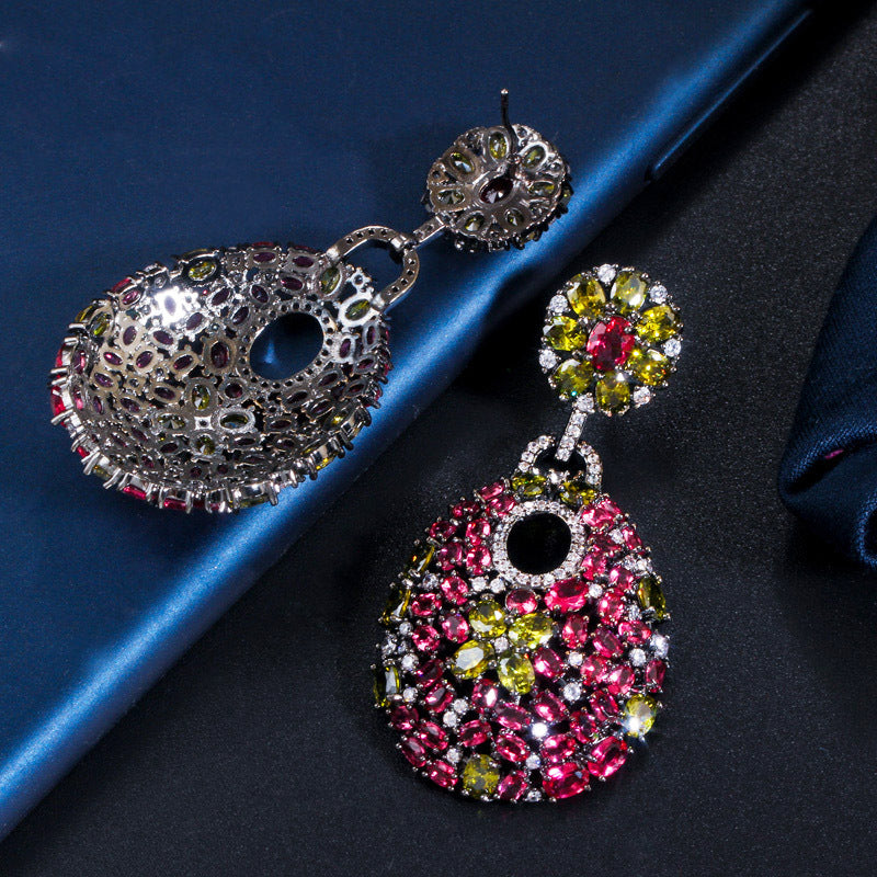 Hollow Teardrop Cubic Zirconia Earrings E7472