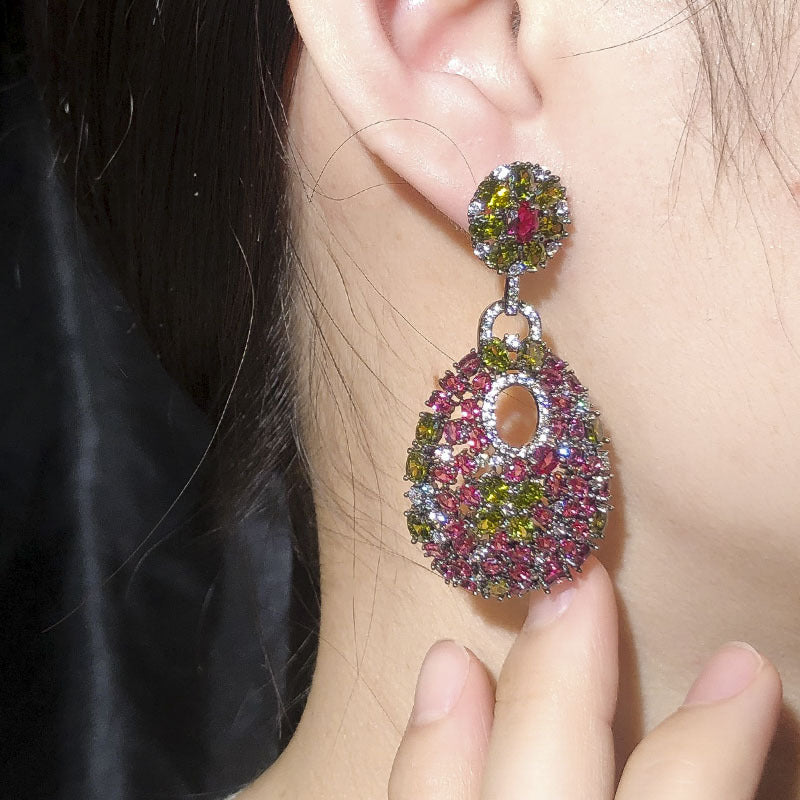 Hollow Teardrop Cubic Zirconia Earrings E7472