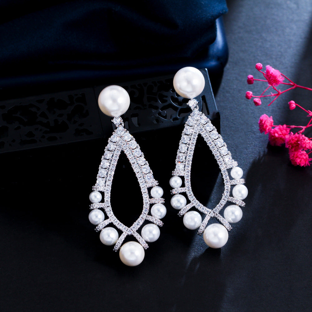 Teardrop Cubic Zirconia Pearl Earrings E7504