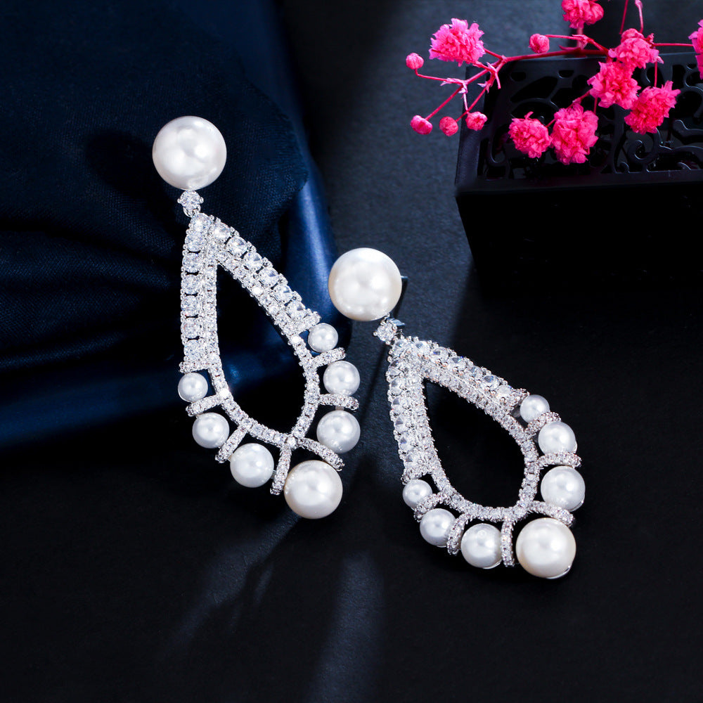 Teardrop Cubic Zirconia Pearl Earrings E7504