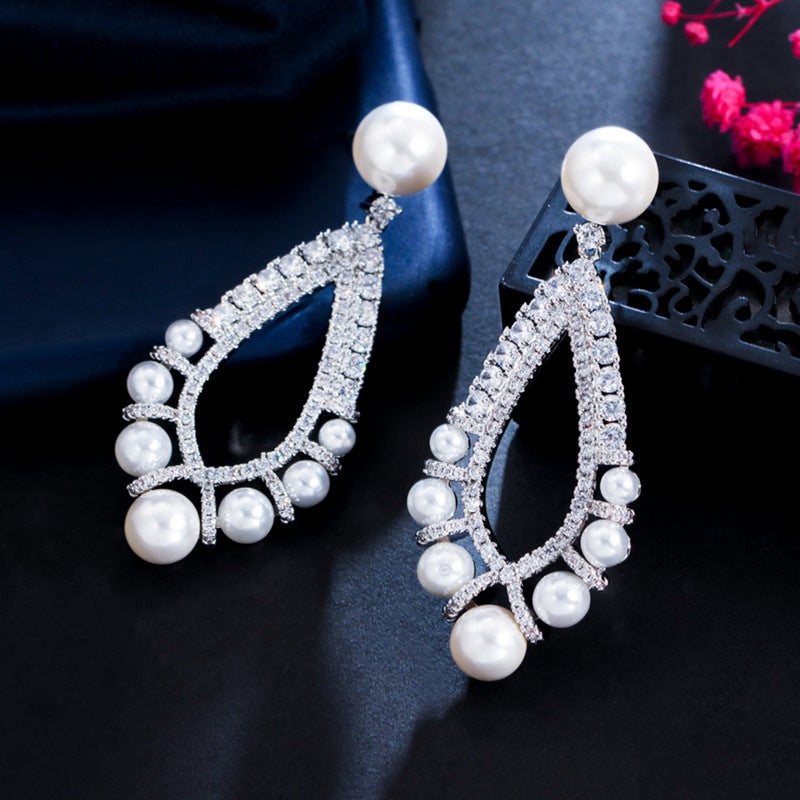 Teardrop Cubic Zirconia Pearl Earrings E7504