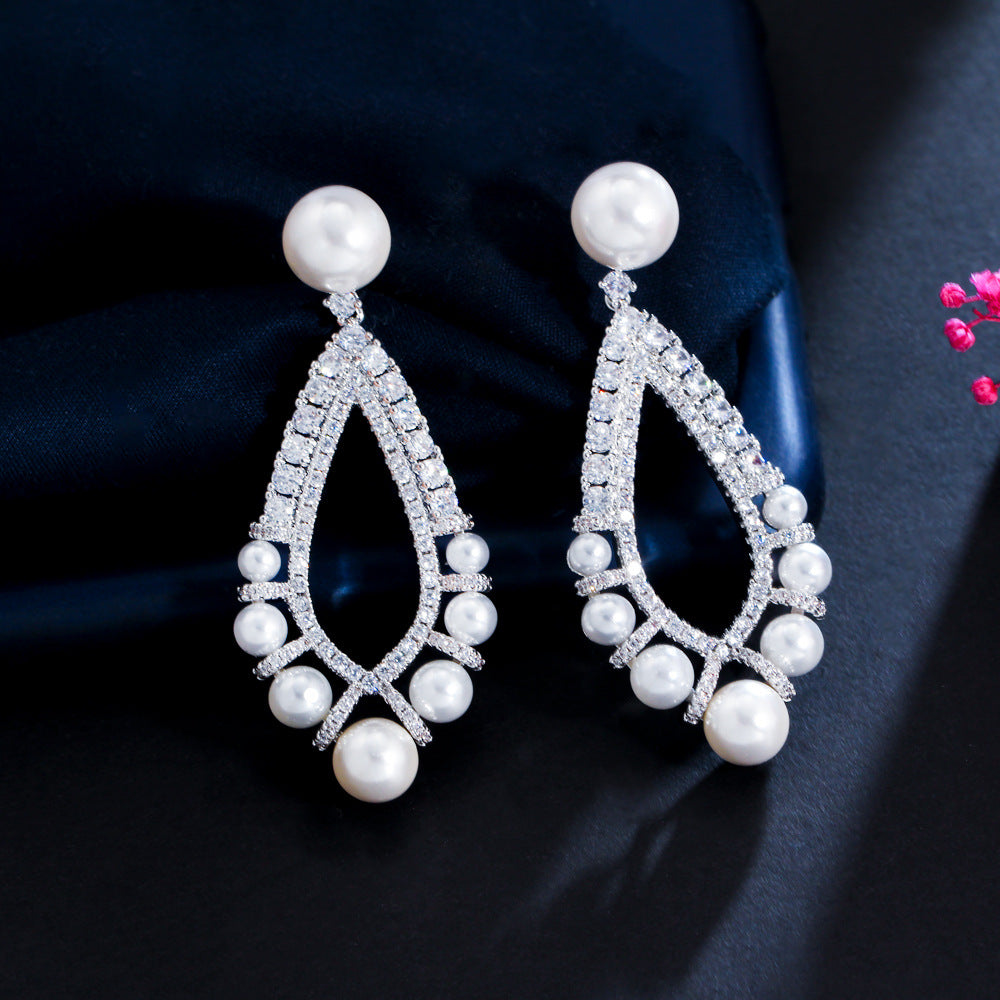 Teardrop Cubic Zirconia Pearl Earrings E7504