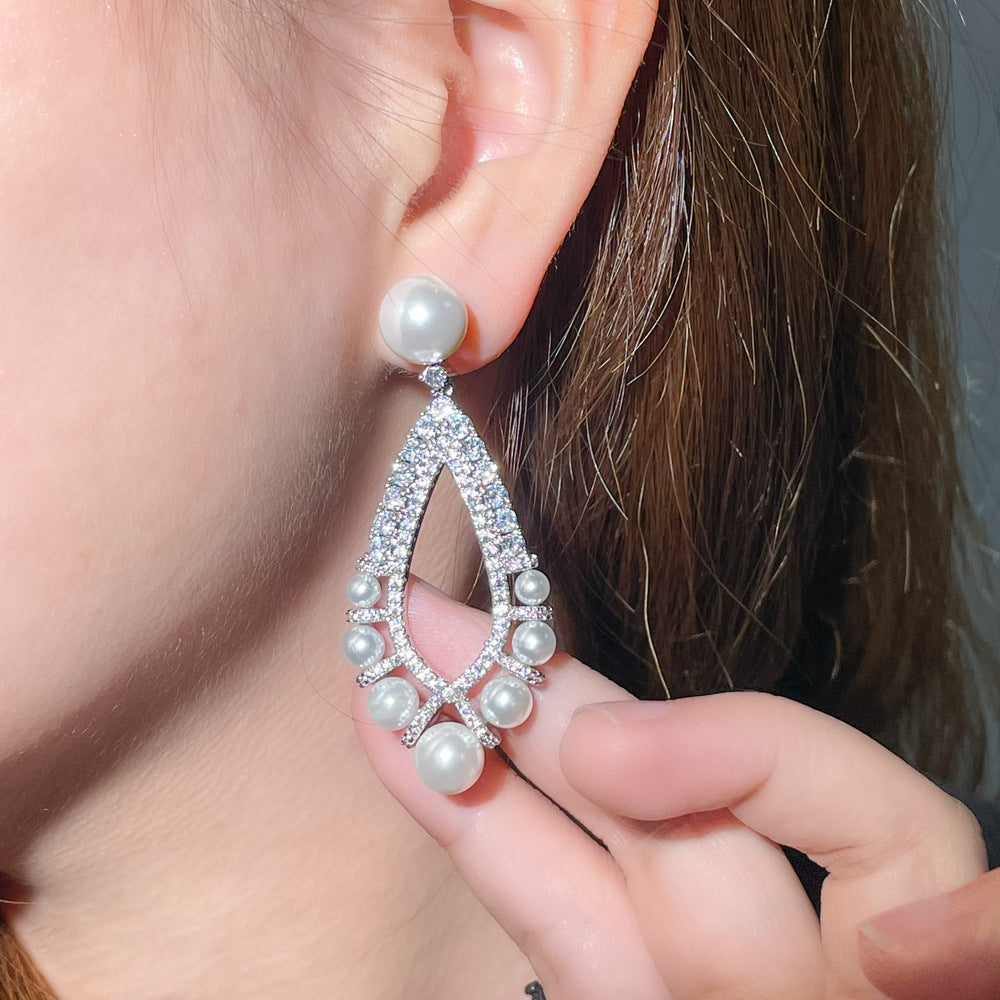 Teardrop Cubic Zirconia Pearl Earrings E7504
