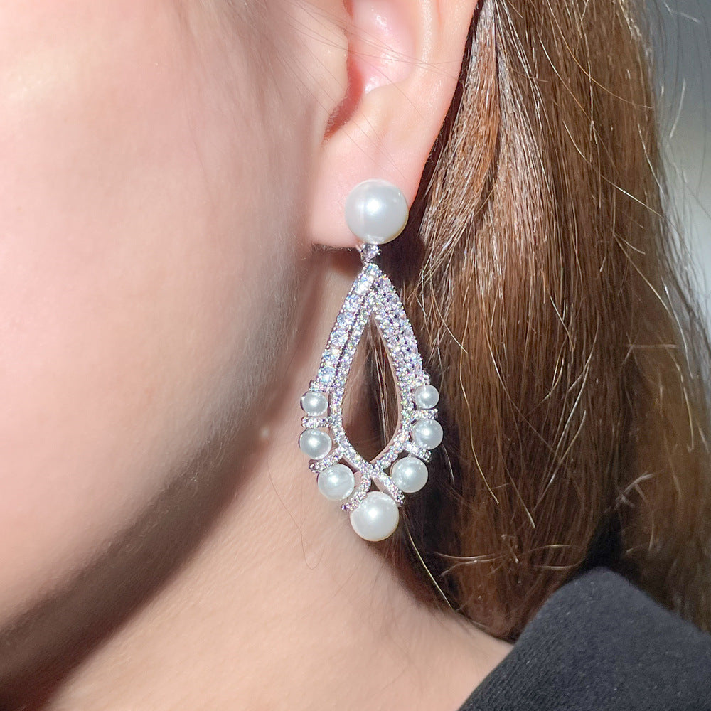 Teardrop Cubic Zirconia Pearl Earrings E7504
