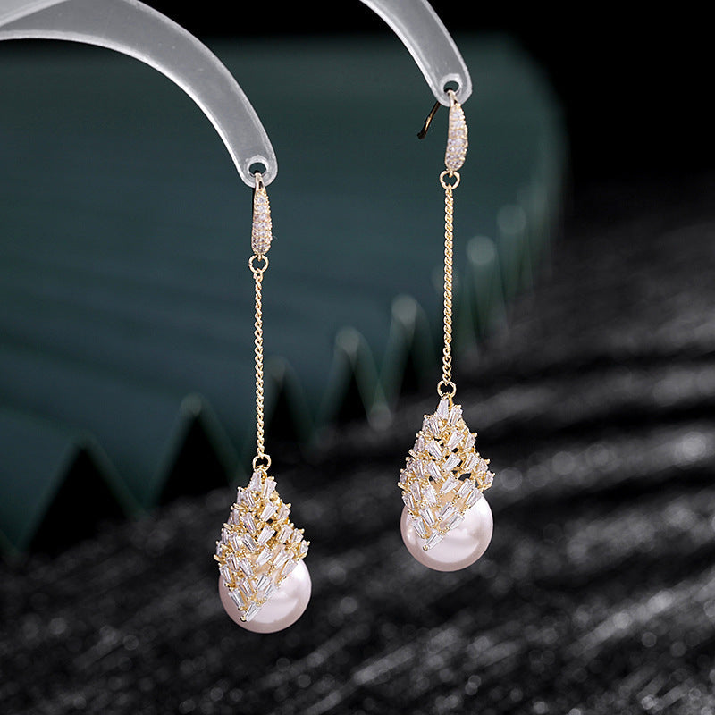 Teardrop Cubic Zirconia Pearl Earrings E7807