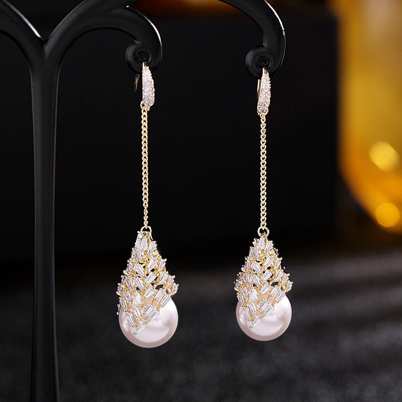 Teardrop Cubic Zirconia Pearl Earrings E7807