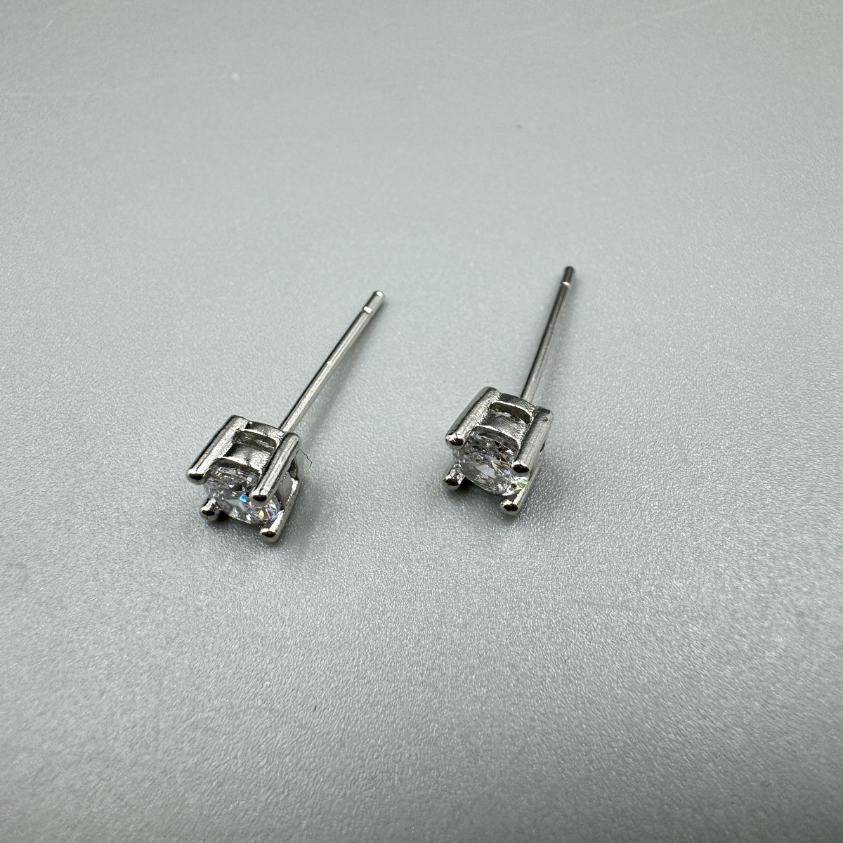 4MM Circle Cubic Zirconia Stud Earrings E8430