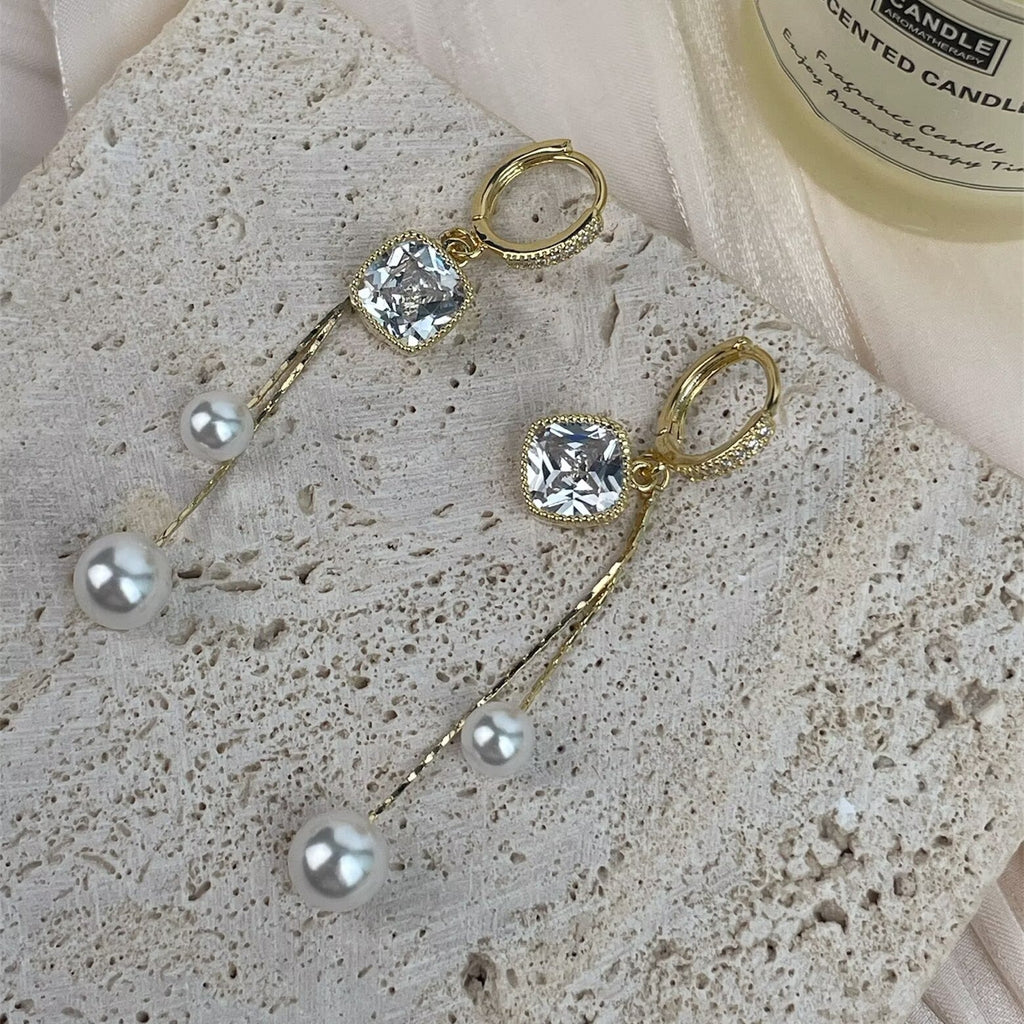 Cubic Zirconia Flower Earrings E8689
