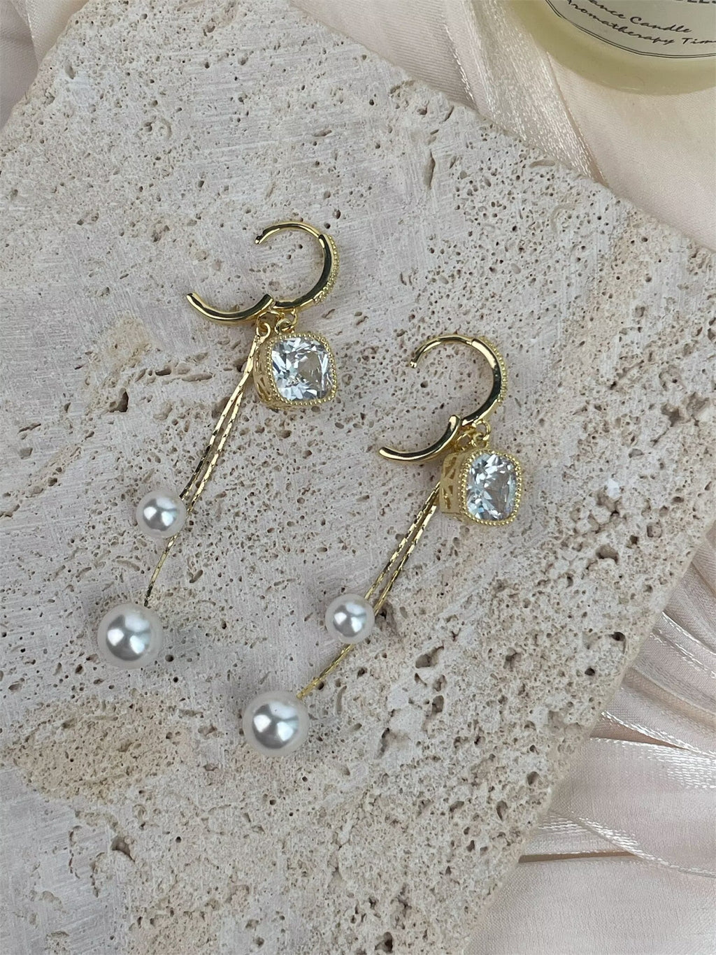 Cubic Zirconia Flower Earrings E8689