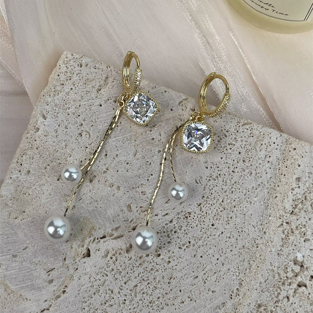Cubic Zirconia Flower Earrings E8689