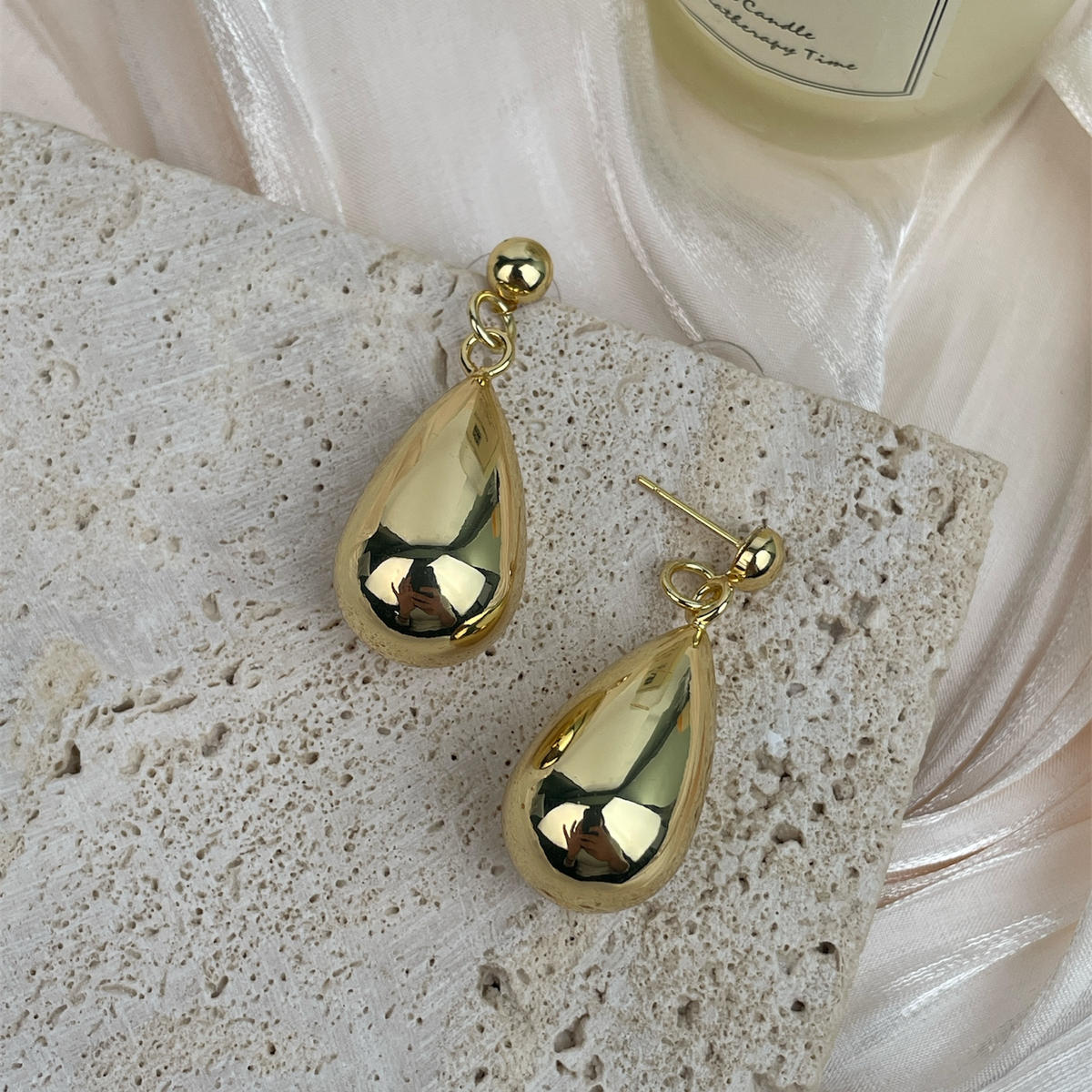 18K Gold Plated Teardrop Shaped Earrings E8740