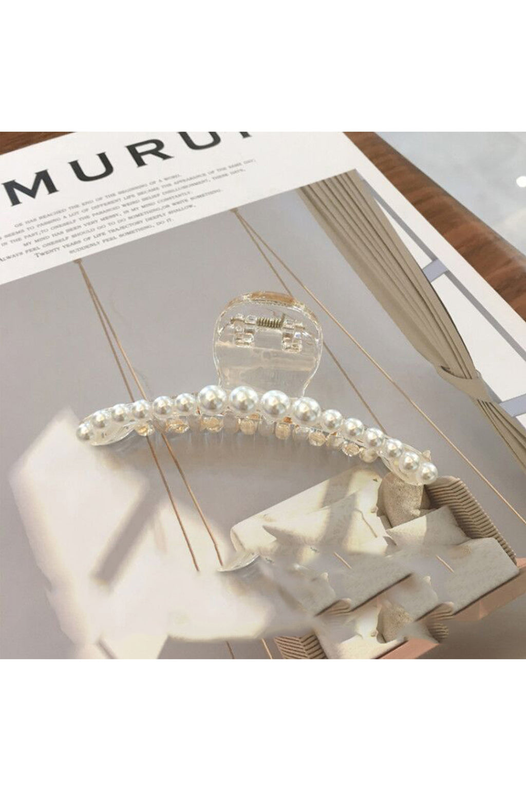 Pearl Acrylic Hair Clip L4067