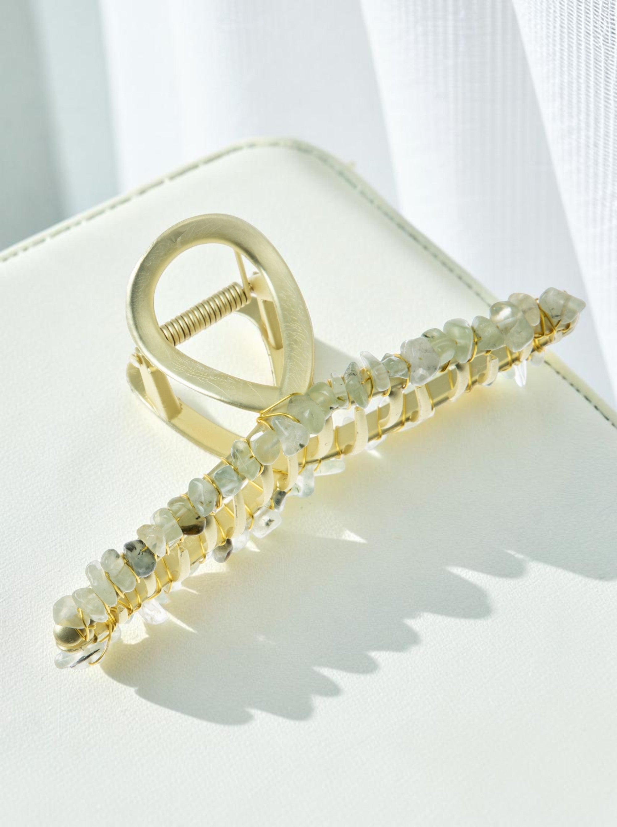 Irregular Natural Stone Cross Hair Clip L4671-GD