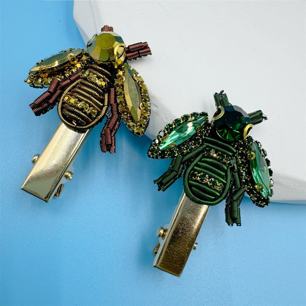 Bee Rhinestone Duckbilled Clip L4710