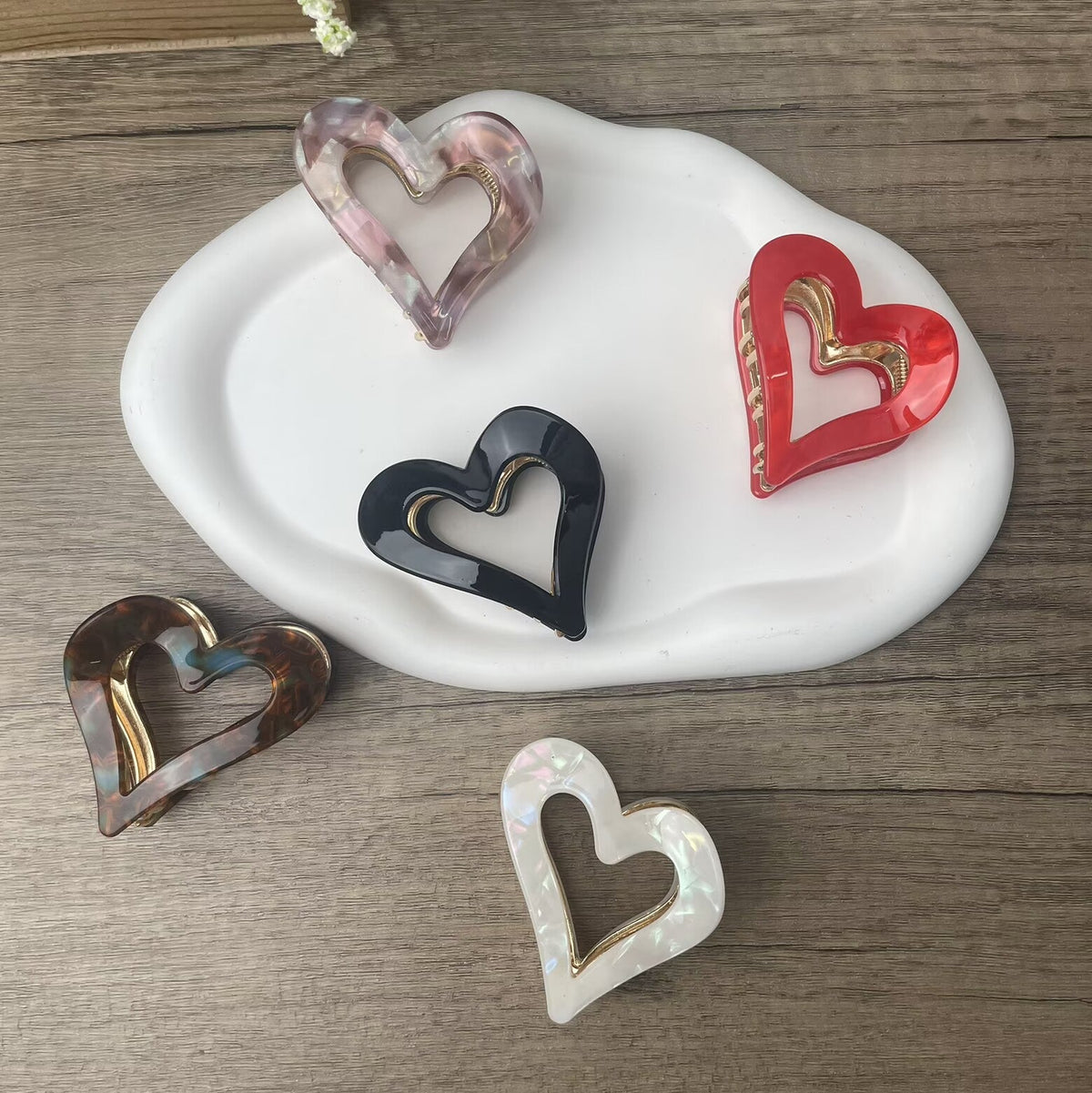 Heart Shaped Acrylic Hair Clip L5071