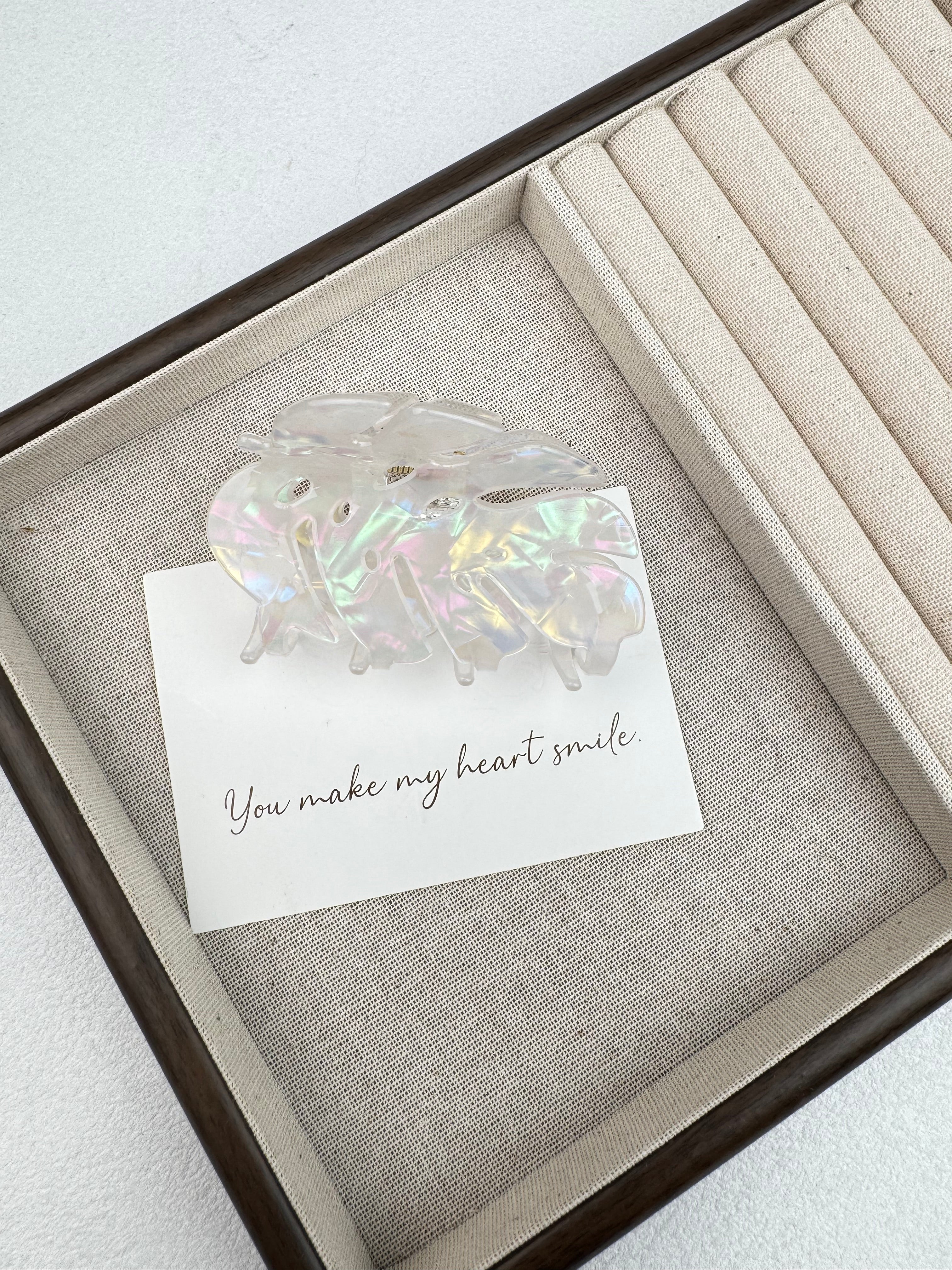Fishbone Acrylic Hair Clip L5179
