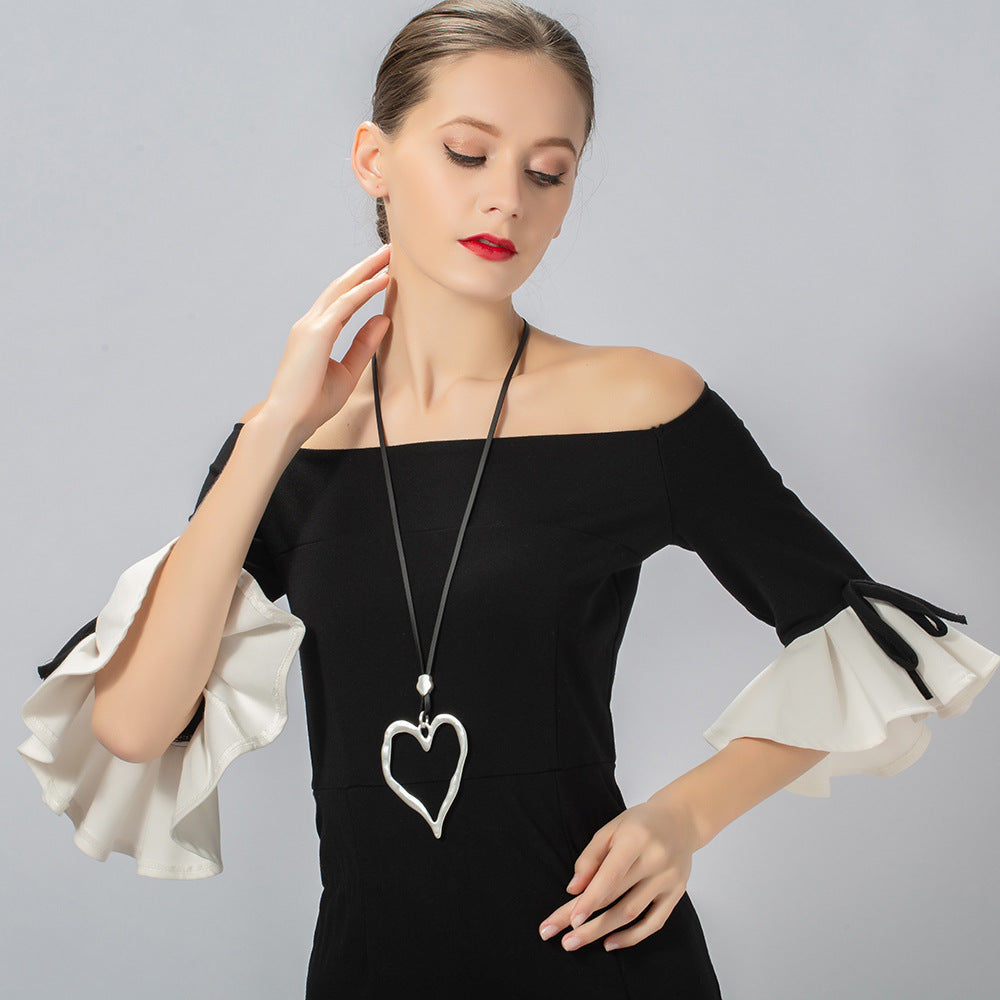 Hollow Heart Shaped Necklace N3271