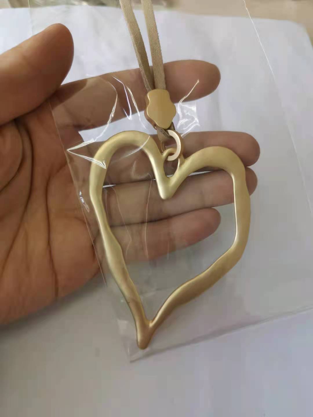 Hollow Heart Shaped Necklace N3271