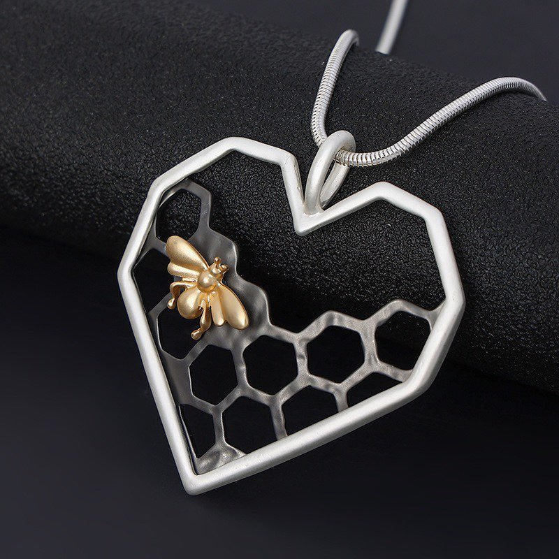 Retro Honeycomb Stitching Metal Necklace N3822
