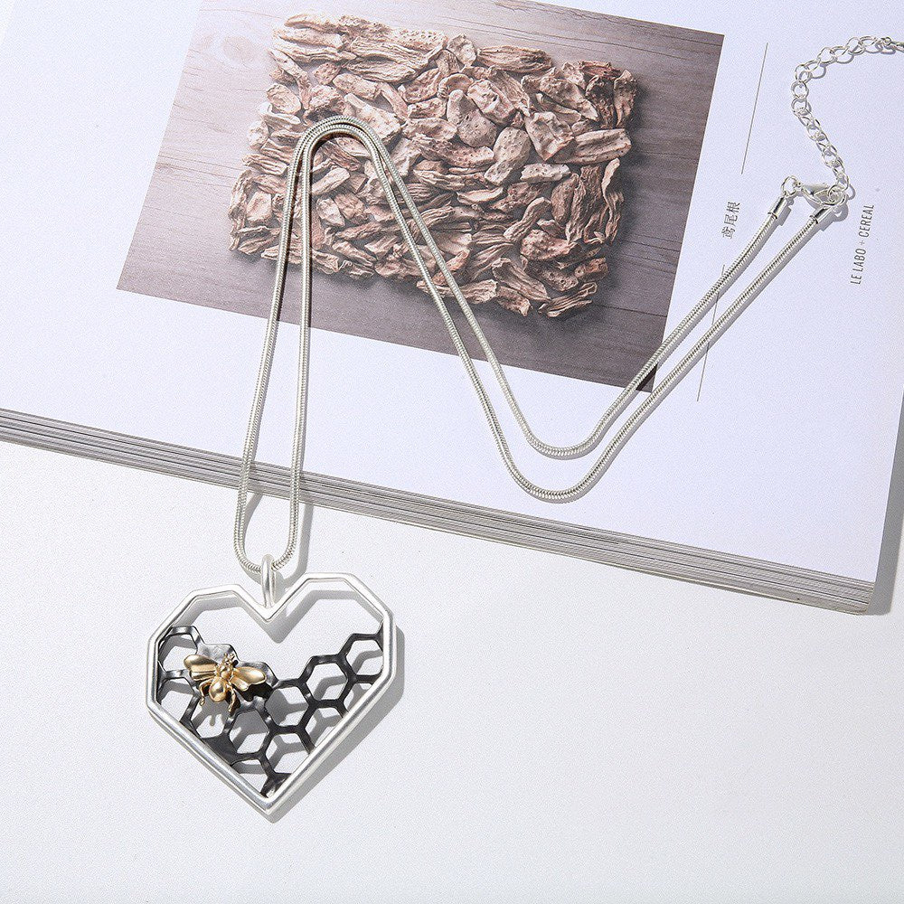 Retro Honeycomb Stitching Metal Necklace N3822