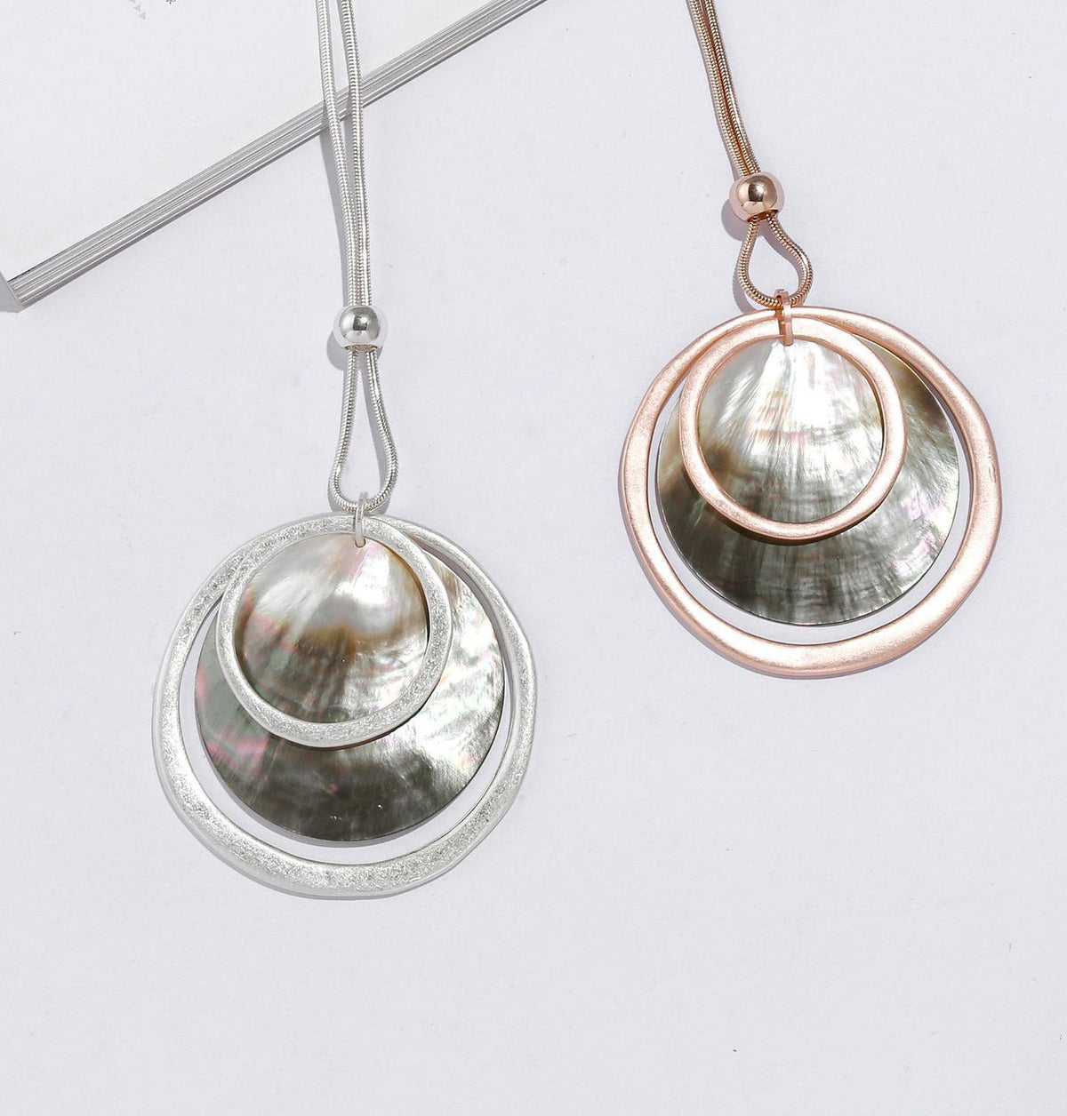 Mother Of Pearl Circle Necklace N4124