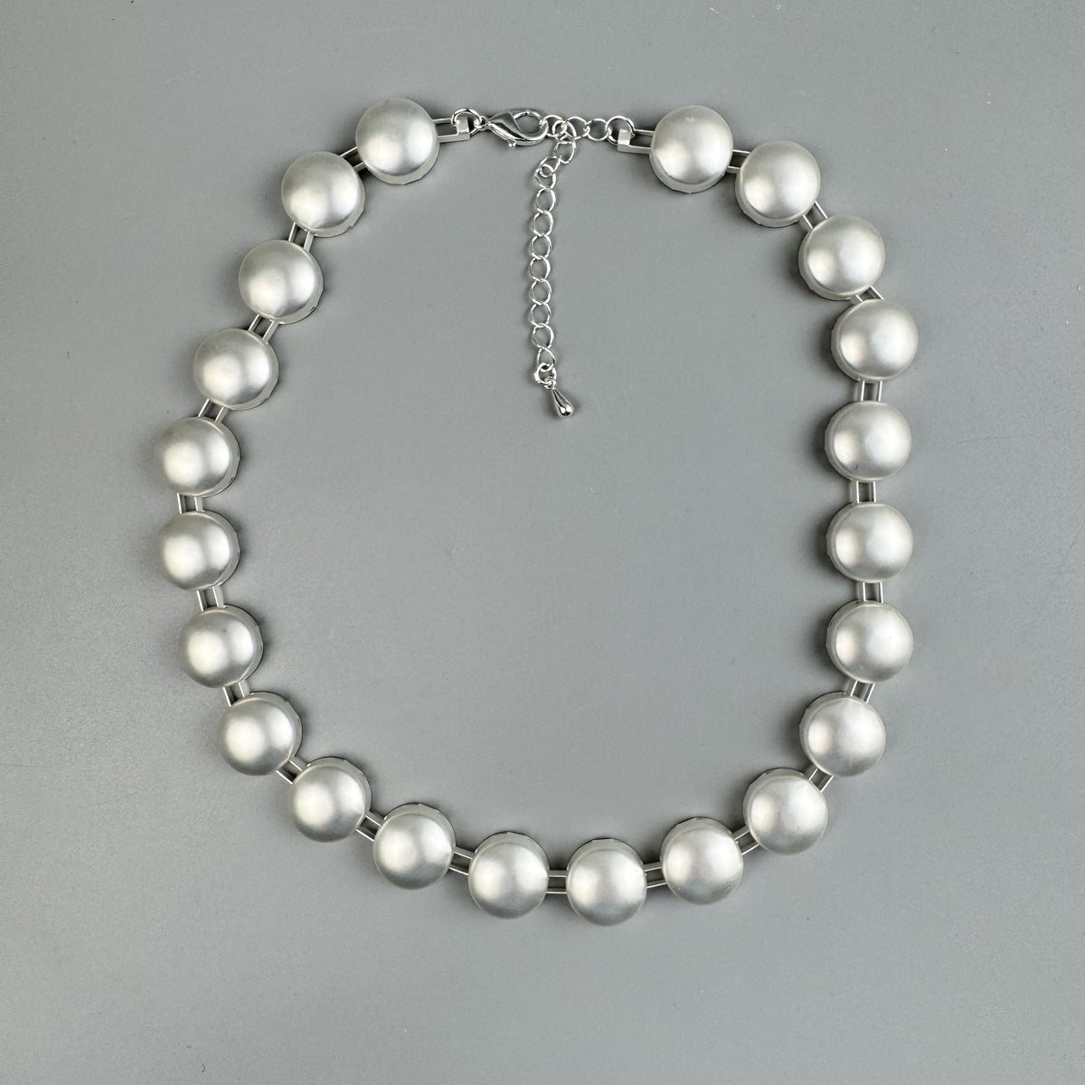 Coin-Shaped Alloy Choker Necklace N5526