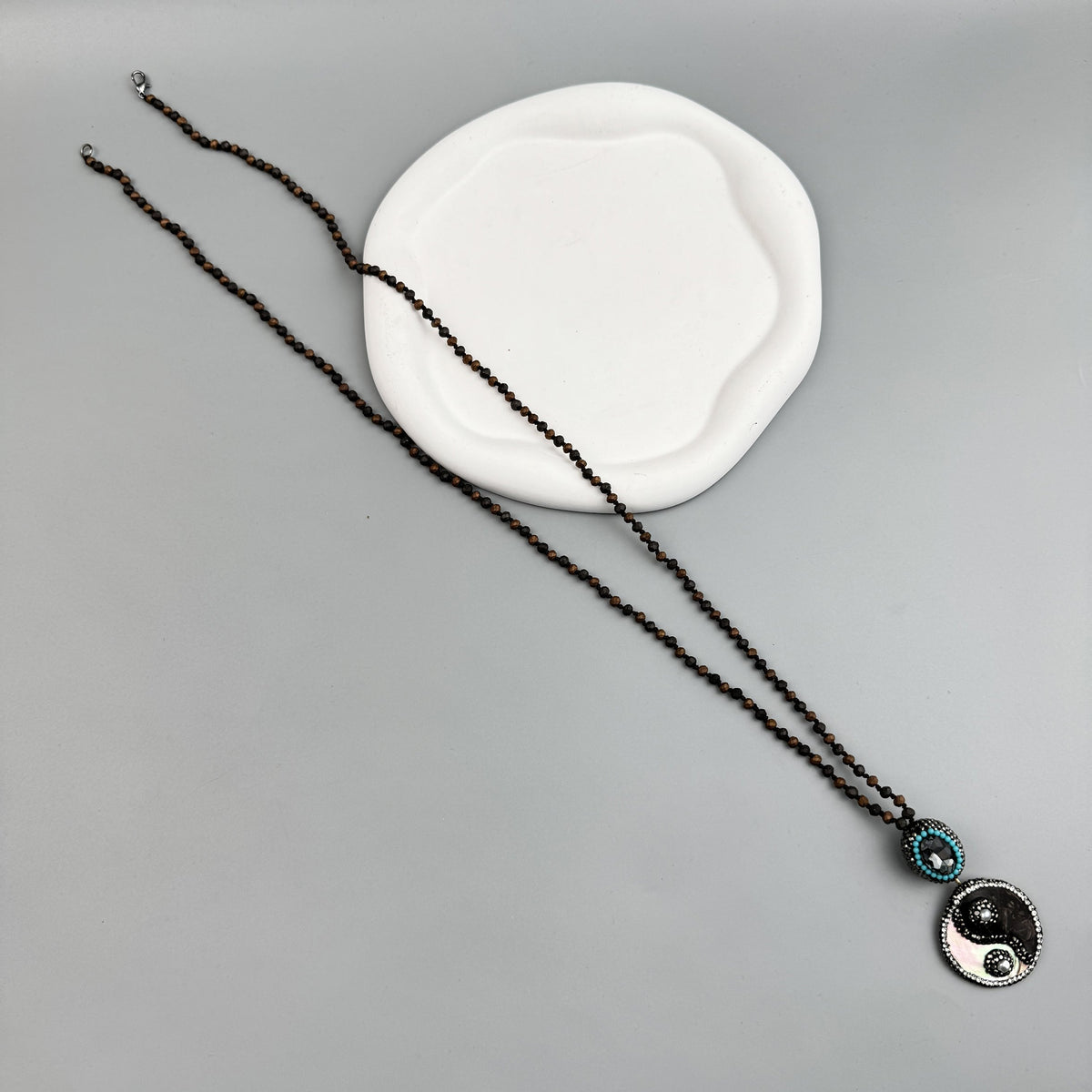 Handmade Shell Bead Pendant Necklace N5541
