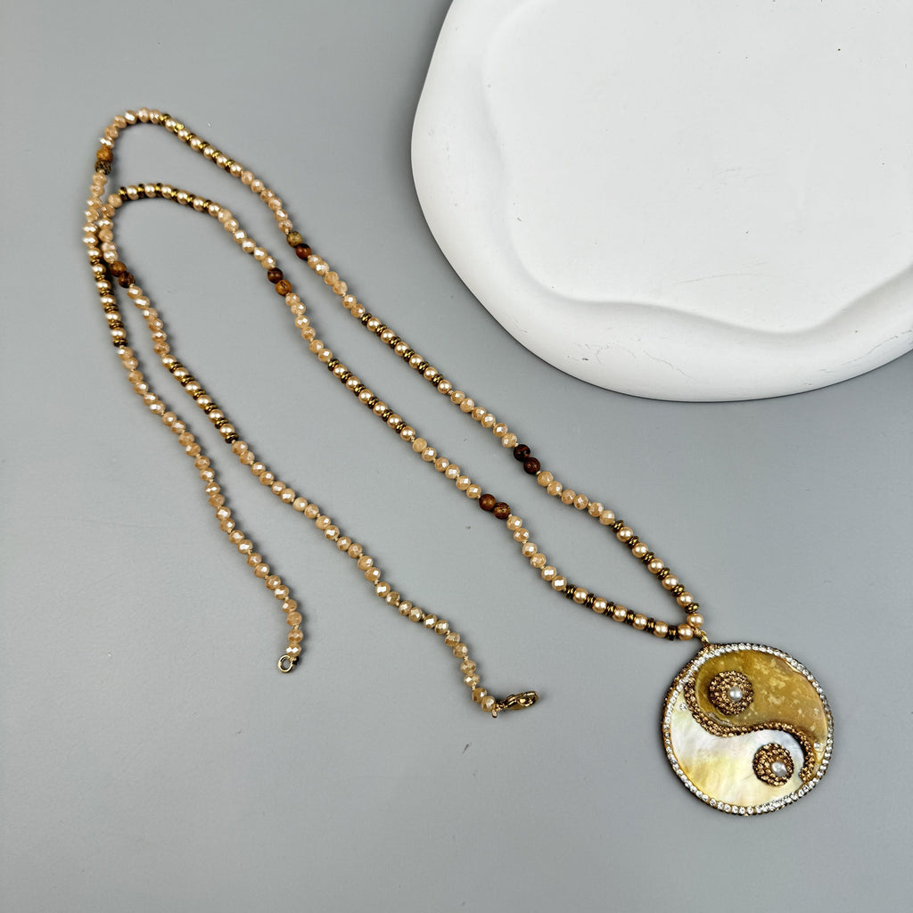 Yin Yang Shell Pendant Bead Necklace N5551