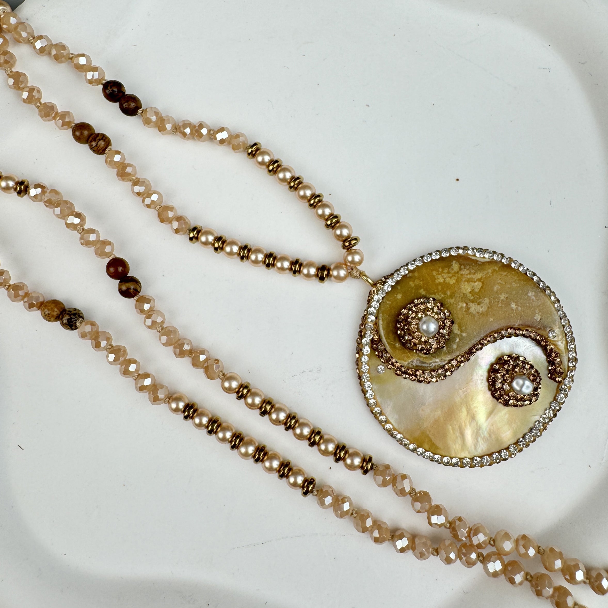 Yin Yang Shell Pendant Bead Necklace N5551