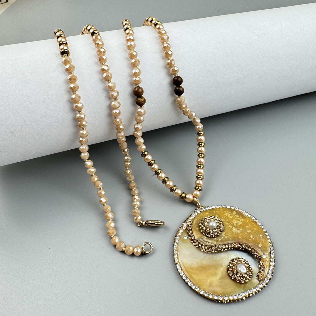 Yin Yang Shell Pendant Bead Necklace N5551