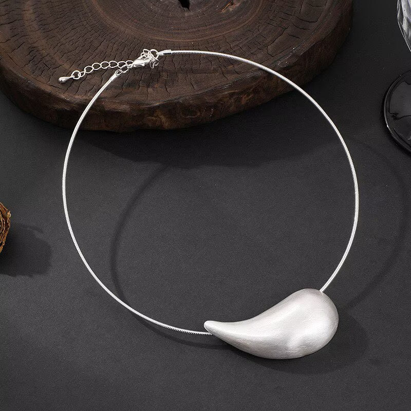 Rounded Corners Metal Necklace N5682