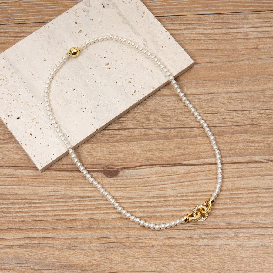 Baroque-Style Lock Necklace N5710