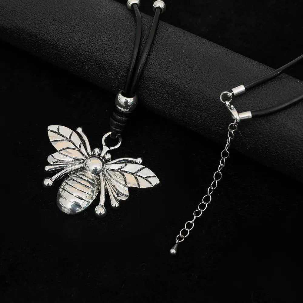 Insect Pendant Leather Necklace N5730