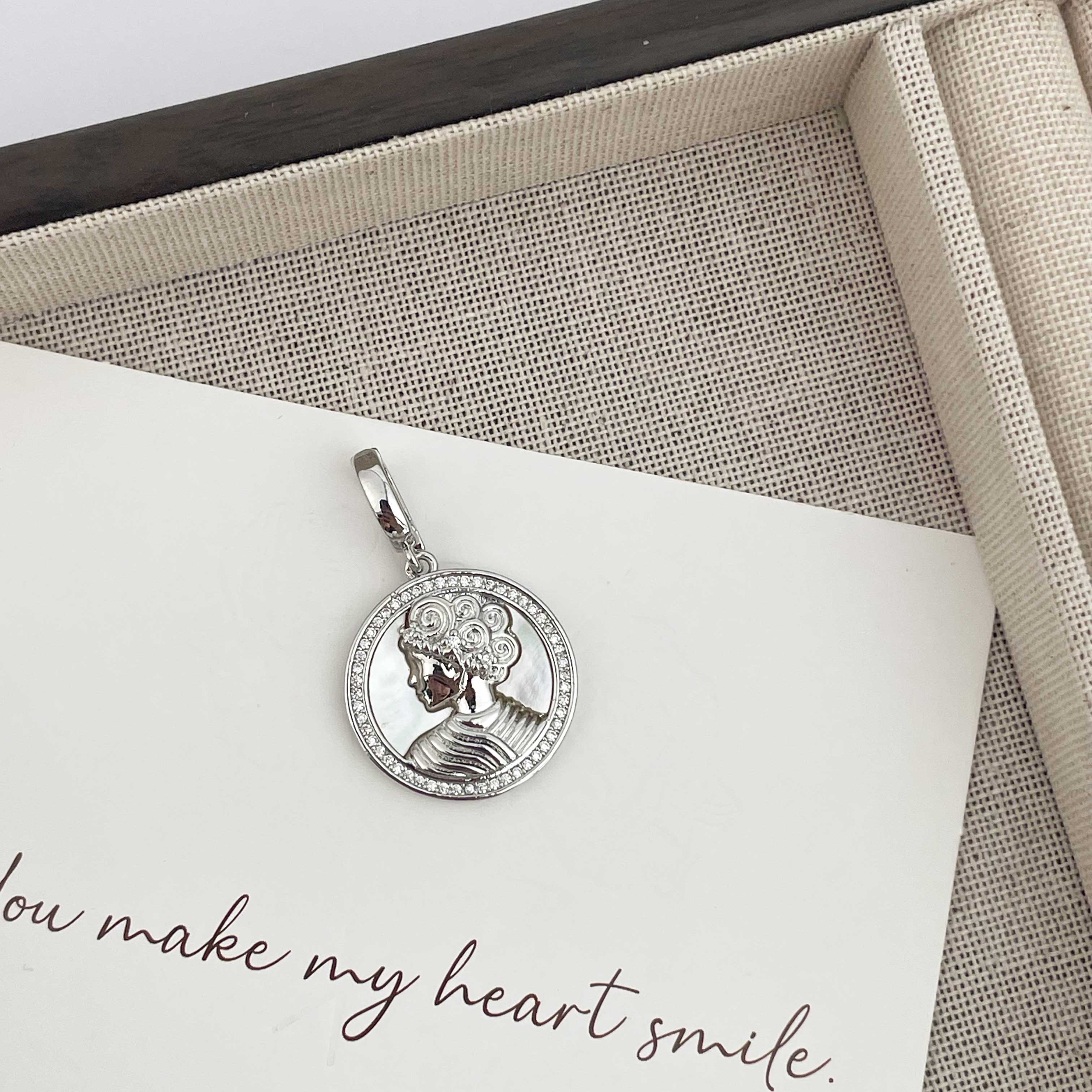 Circle Cubic Zirconia Pendant P0699