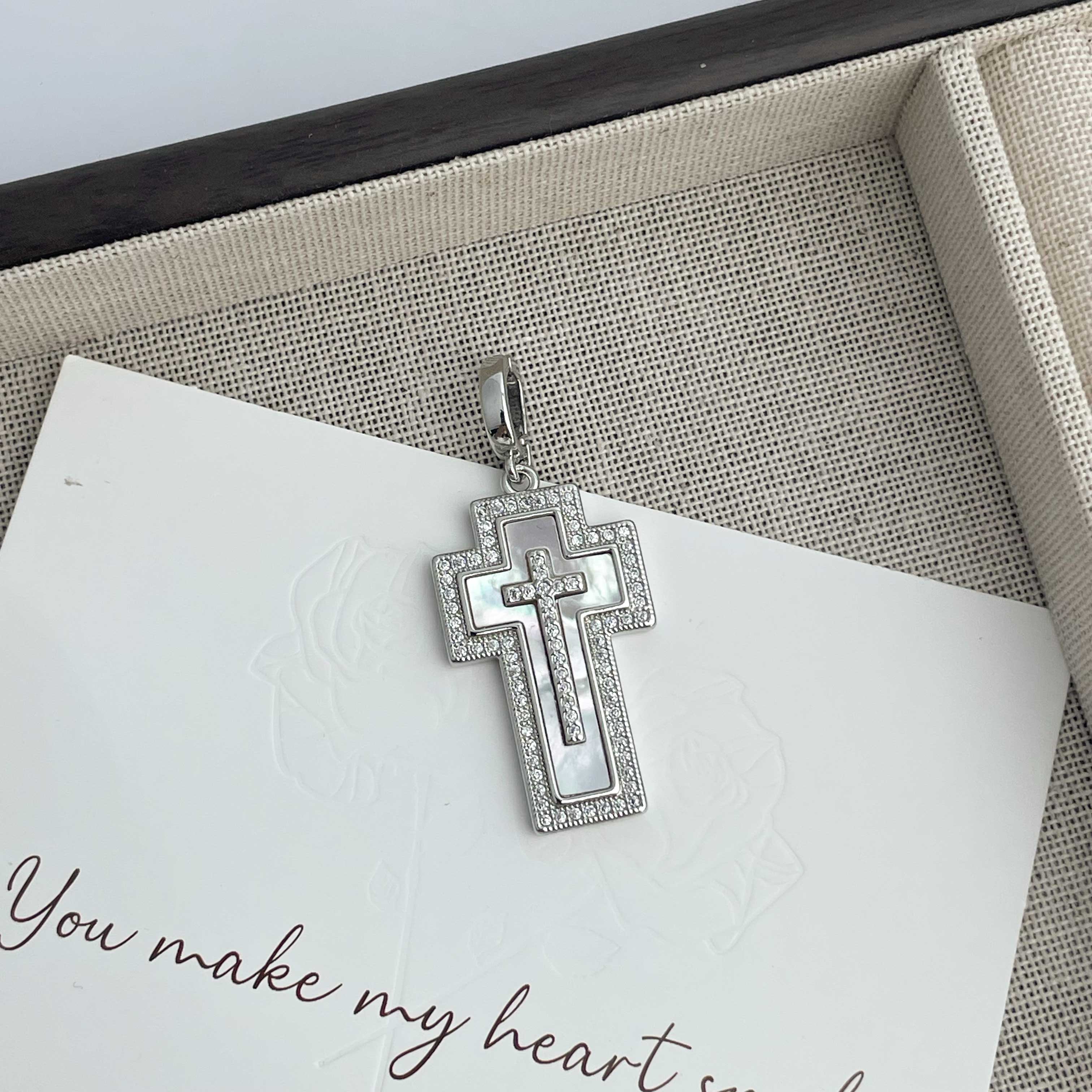 Cross Pendant P0701