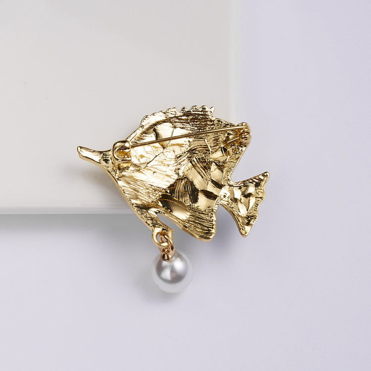Rhinestone Fish Brooch PA3236