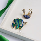 Rhinestone Fish Brooch PA3236