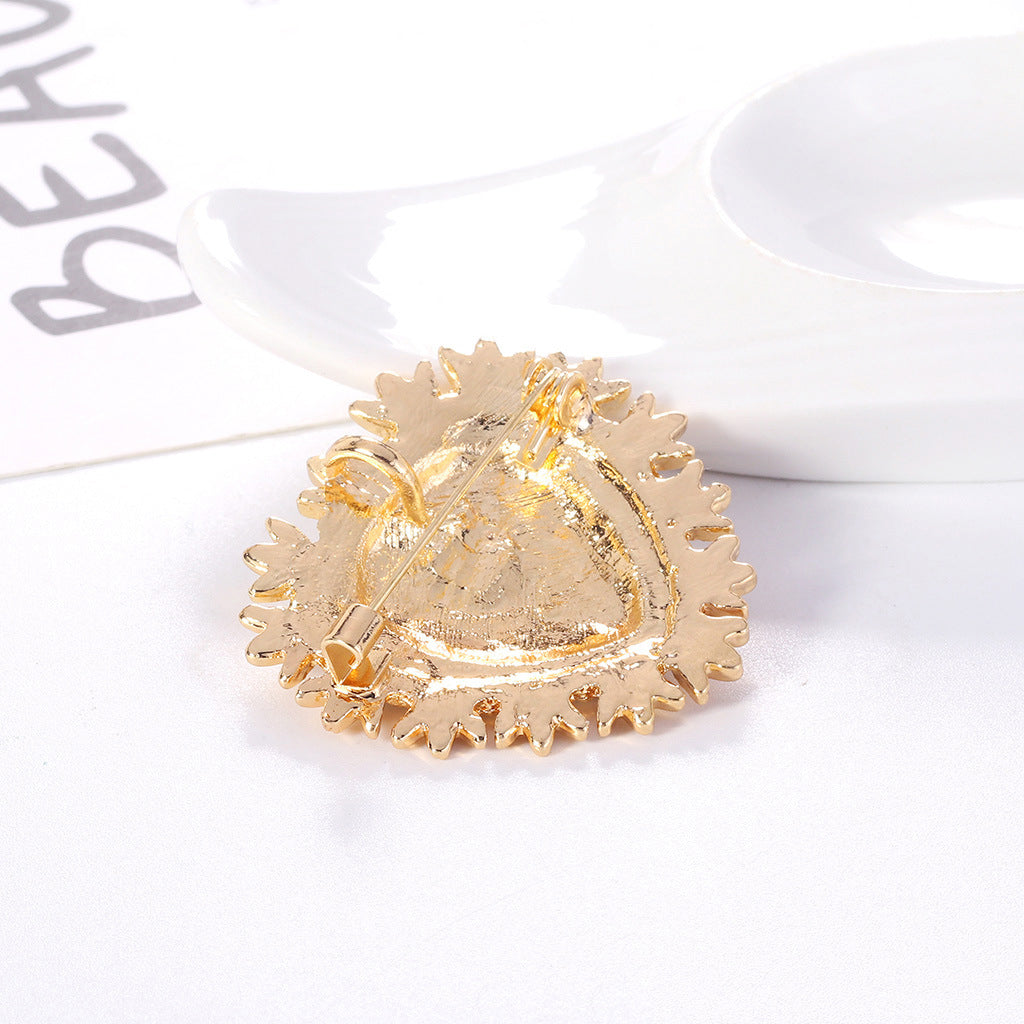Heart Rhinestone Brooch PA3657