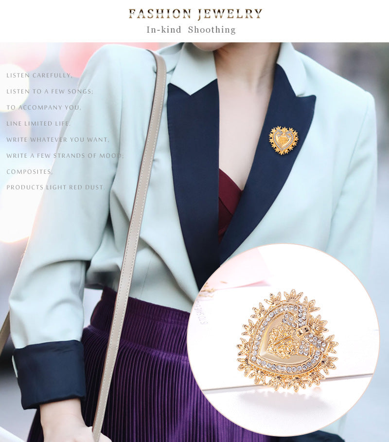 Heart Rhinestone Brooch PA3657