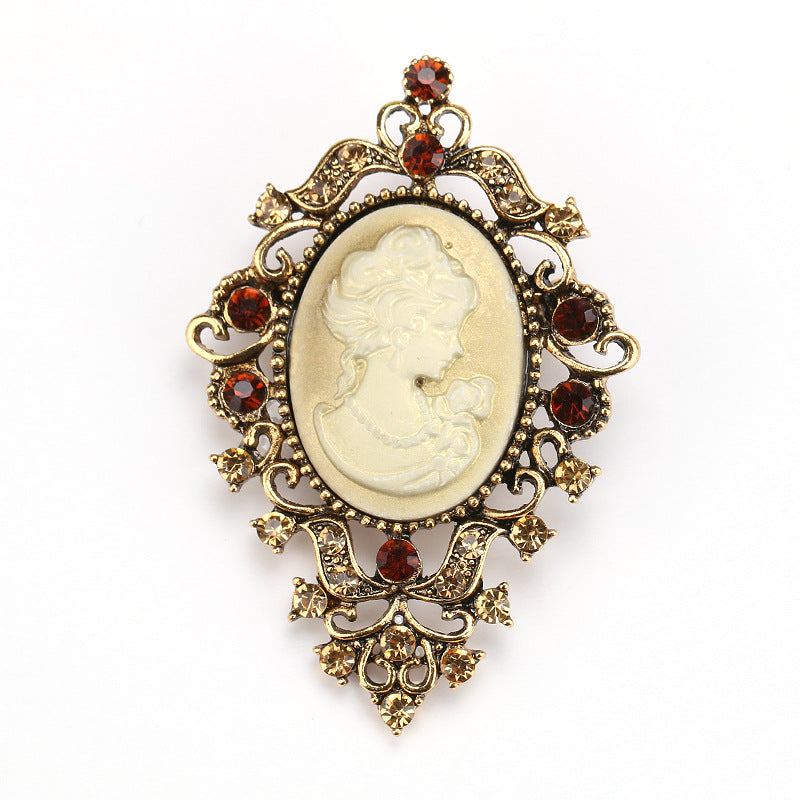 Princess Brooch PA3779