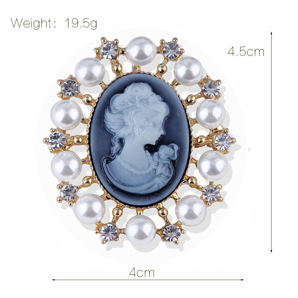 Lady Brooch PA4381
