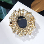 Lady Brooch PA4381