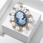 Lady Brooch PA4381