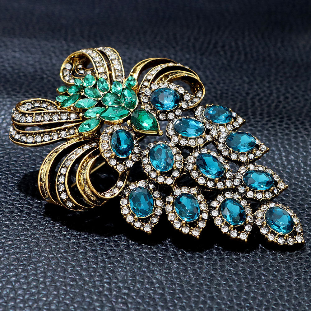 Grape Rhinestone Brooch PA4575