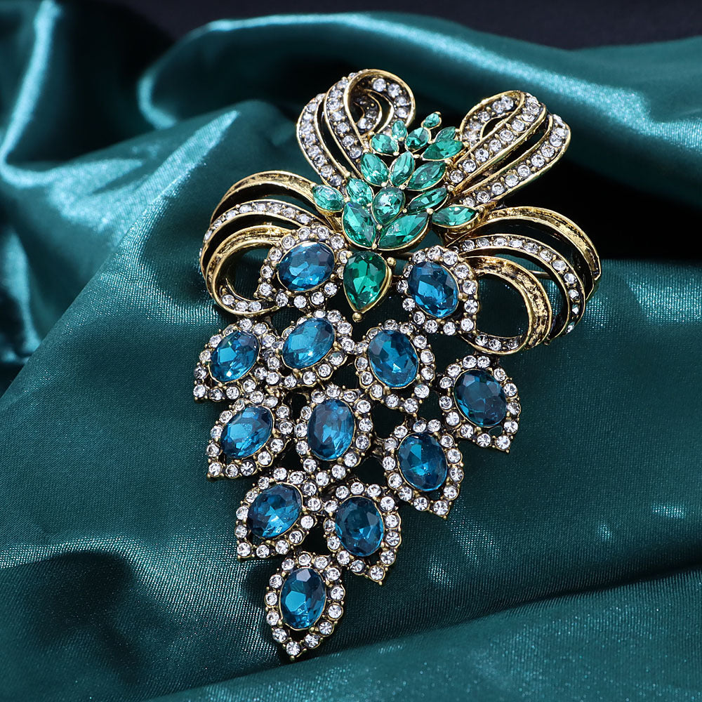 Grape Rhinestone Brooch PA4575